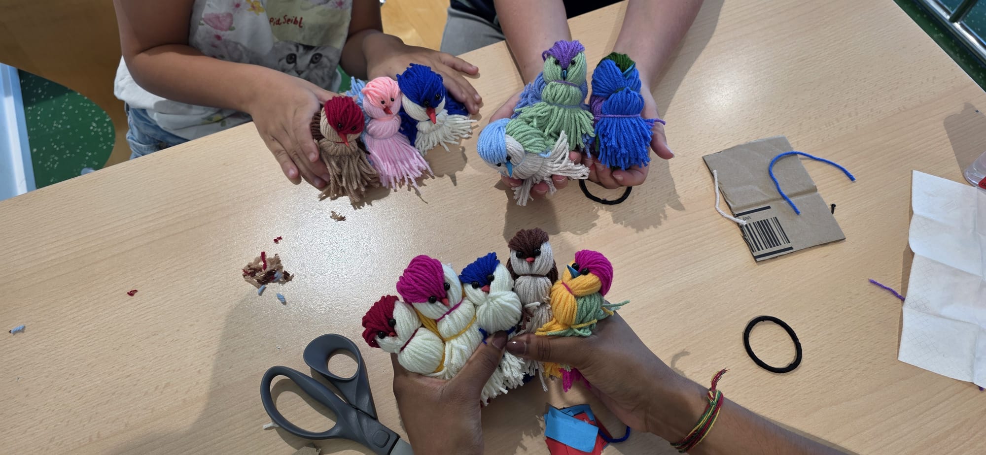 Bunte Wollpuppen aus dem Workshop